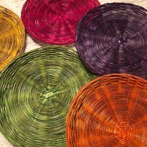 SET OF 6 BOHO MULIT-COLOR RATTAN PLATE HOLDER BASKETS/WALL DECOR